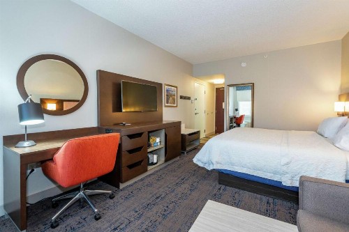 Hampton Inn & Suites Flagstaff - image 13