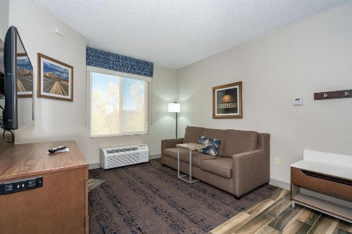 Hampton Inn & Suites Flagstaff - image 14