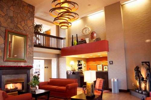 Hampton Inn & Suites Flagstaff - image 2