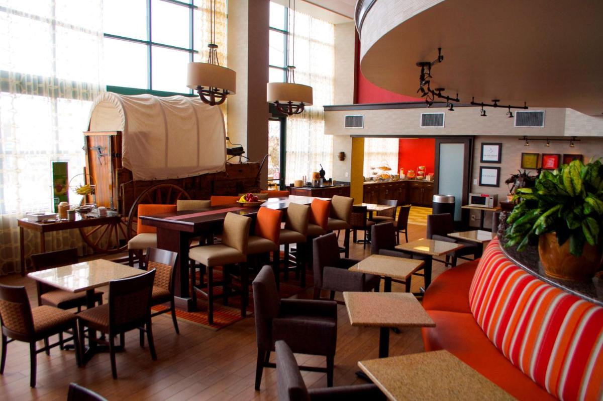 Hampton Inn & Suites Flagstaff - image 4