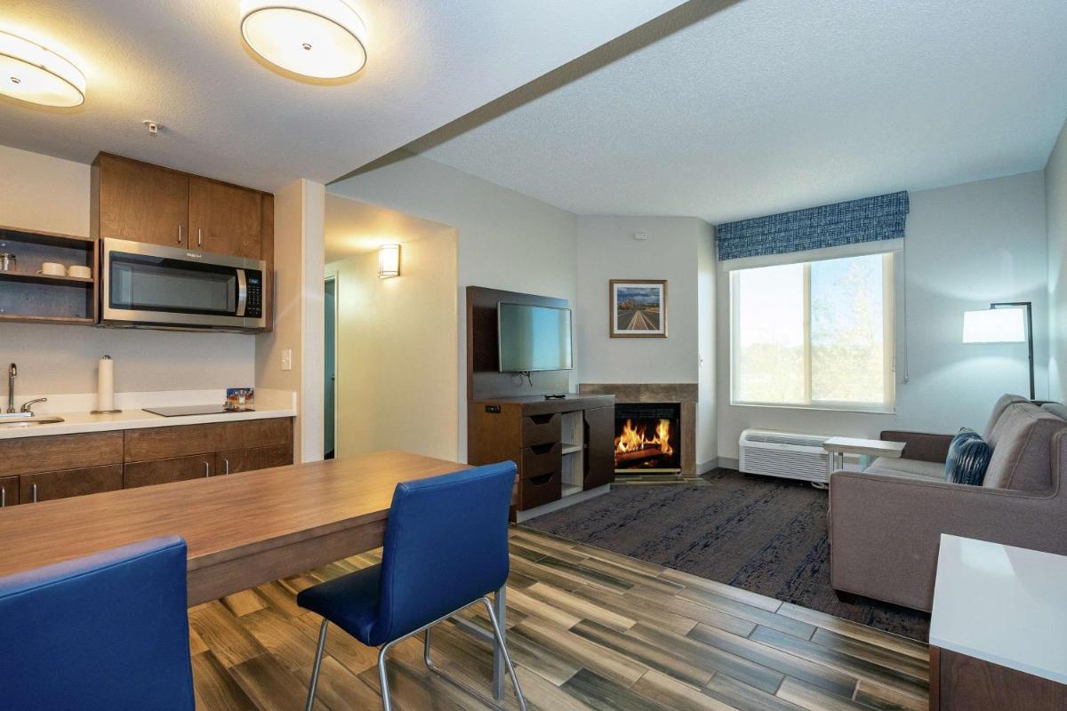 Hampton Inn & Suites Flagstaff - image 6