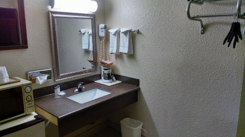 Motel In The Pines - image 42