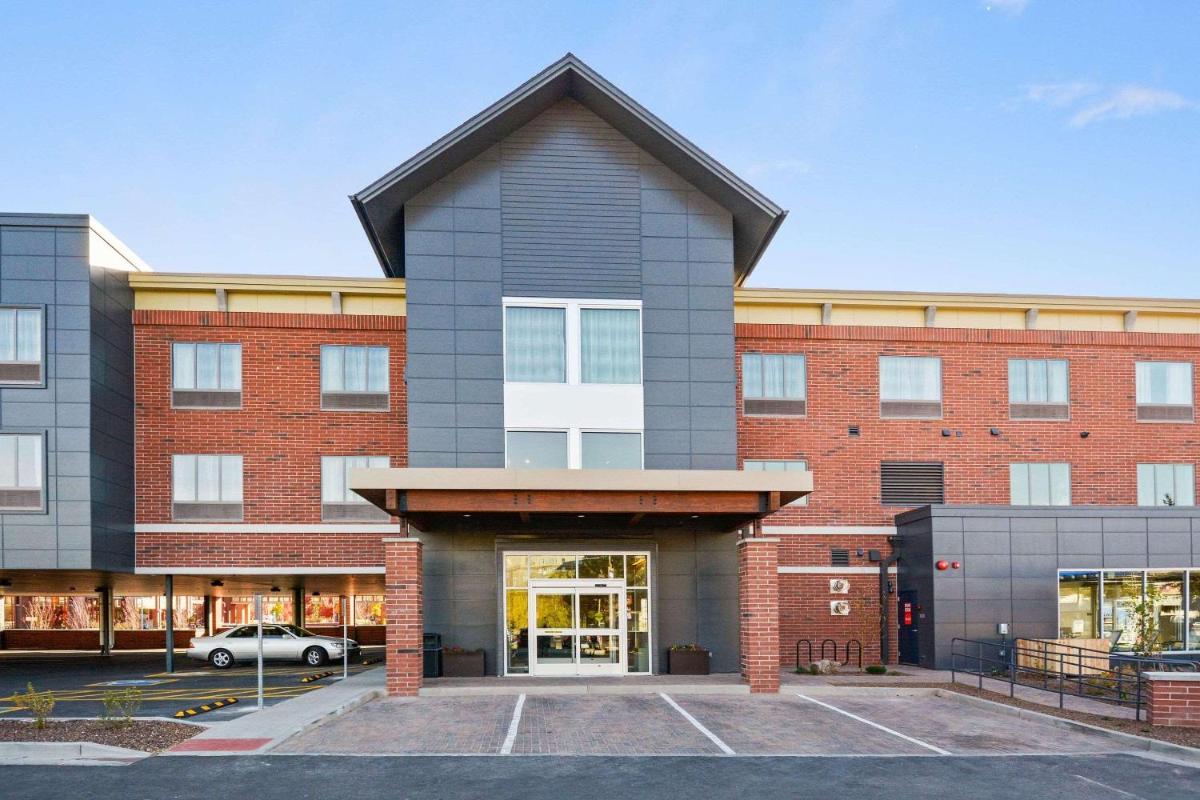 Country Inn & Suites by Radisson Flagstaff Downtown AZ - image 3