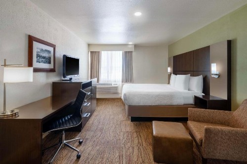 Best Western Pony Soldier Inn & Suites - image 17