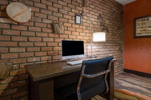 Best Western Pony Soldier Inn & Suites - image 8