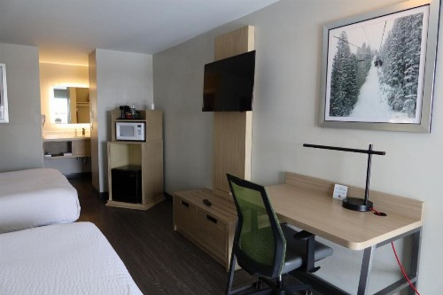 GreenTree Inn Flagstaff - image 17