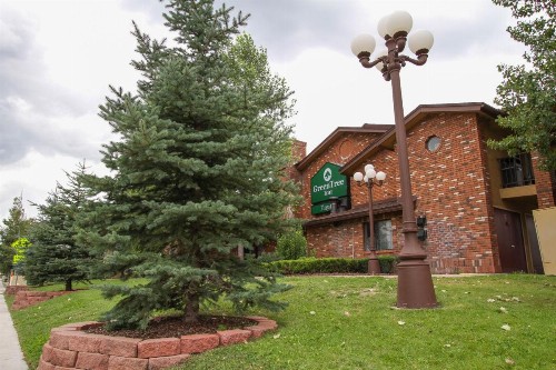 GreenTree Inn Flagstaff - image 2