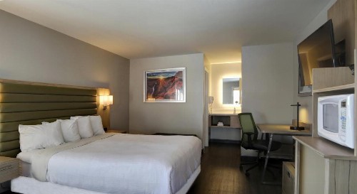 GreenTree Inn Flagstaff - image 5