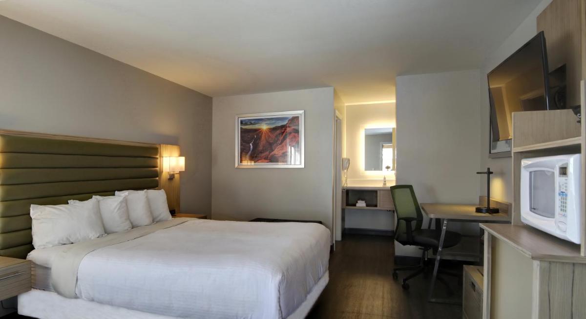 GreenTree Inn Flagstaff - image 5