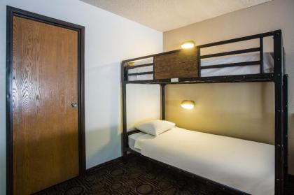 Super 8 by Wyndham Flagstaff - image 6