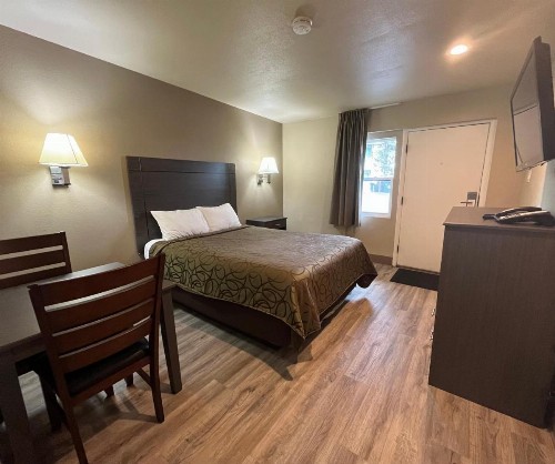 Mountain View Inn - image 19