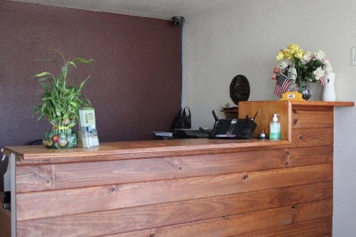 Flagstaff Motel - image 2