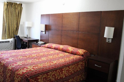 Flagstaff Motel - image 22