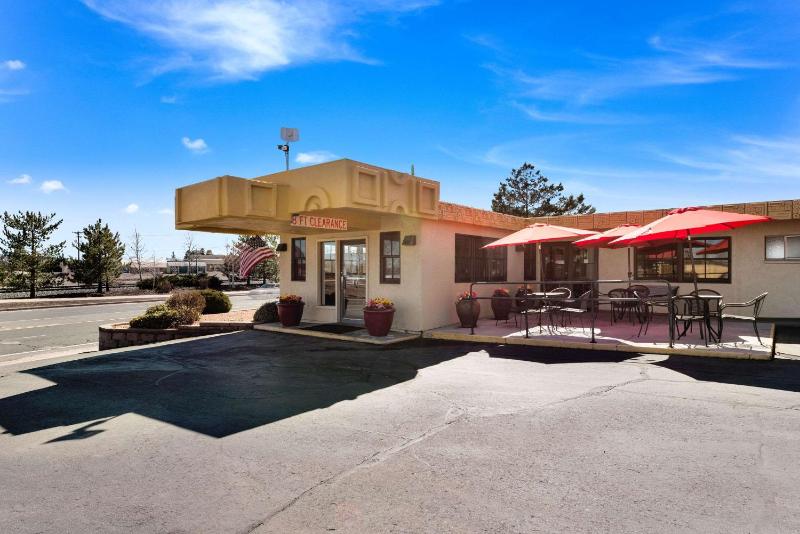 Econo Lodge Flagstaff Route 66 - image 6