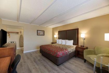 Econo Lodge Flagstaff Route 66 - image 11