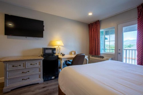 Hotel Elev8 Flagstaff I-40 Exit 198 Butler Ave - image 41