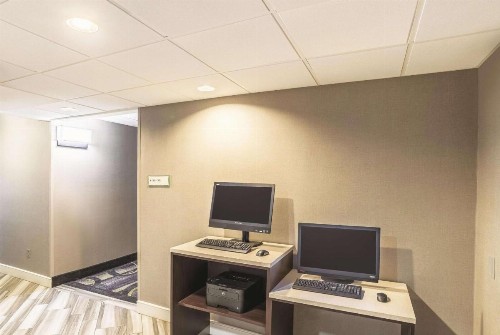 La Quinta by Wyndham Flagstaff - image 47