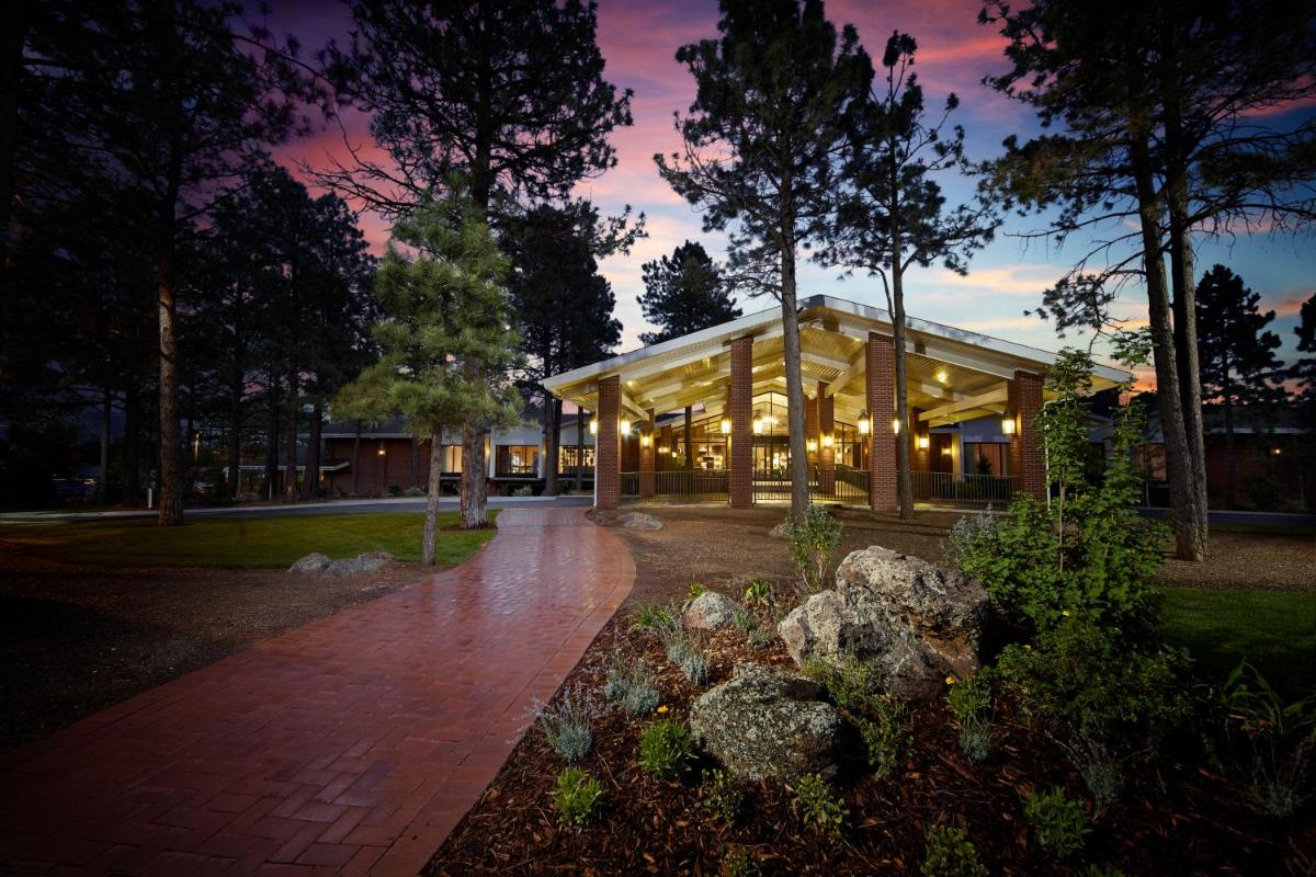 Little America Hotel Flagstaff - image 4