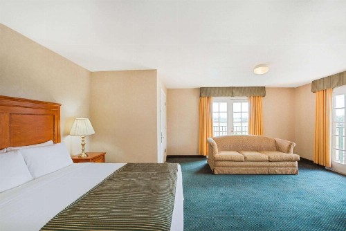 Ramada by Wyndham Flagstaff East - image 37