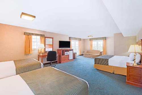 Ramada by Wyndham Flagstaff East - image 39