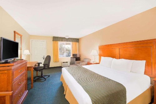 Ramada by Wyndham Flagstaff East - image 42