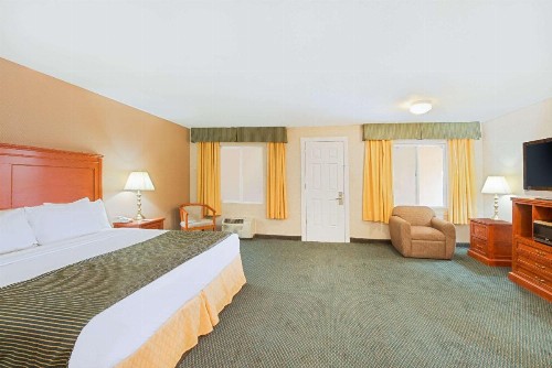 Ramada by Wyndham Flagstaff East - image 43