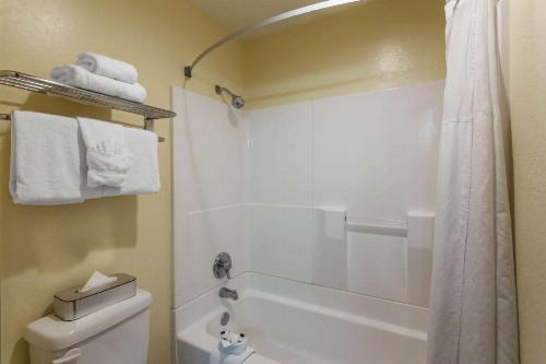 Days Inn & Suites by Wyndham East Flagstaff - image 16