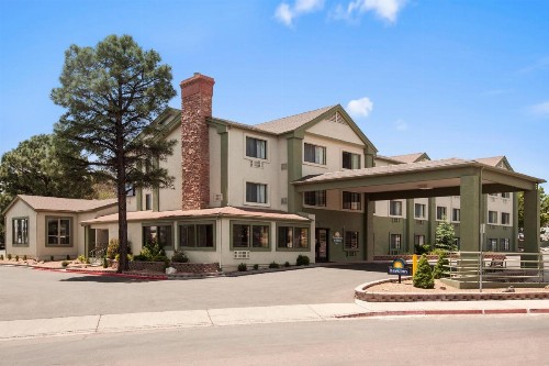 Days Inn & Suites by Wyndham East Flagstaff - image 17