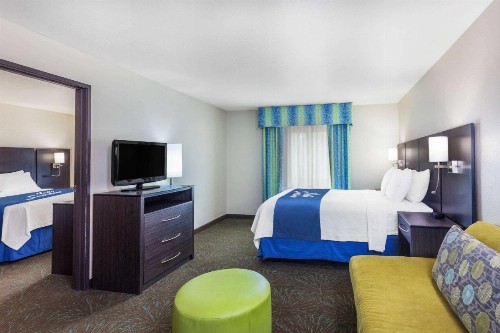 Days Inn & Suites by Wyndham East Flagstaff - image 34
