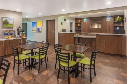 Days Inn & Suites by Wyndham East Flagstaff - image 36