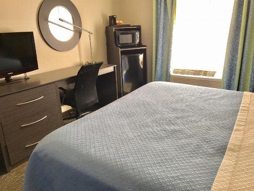 Days Inn & Suites by Wyndham East Flagstaff - image 37