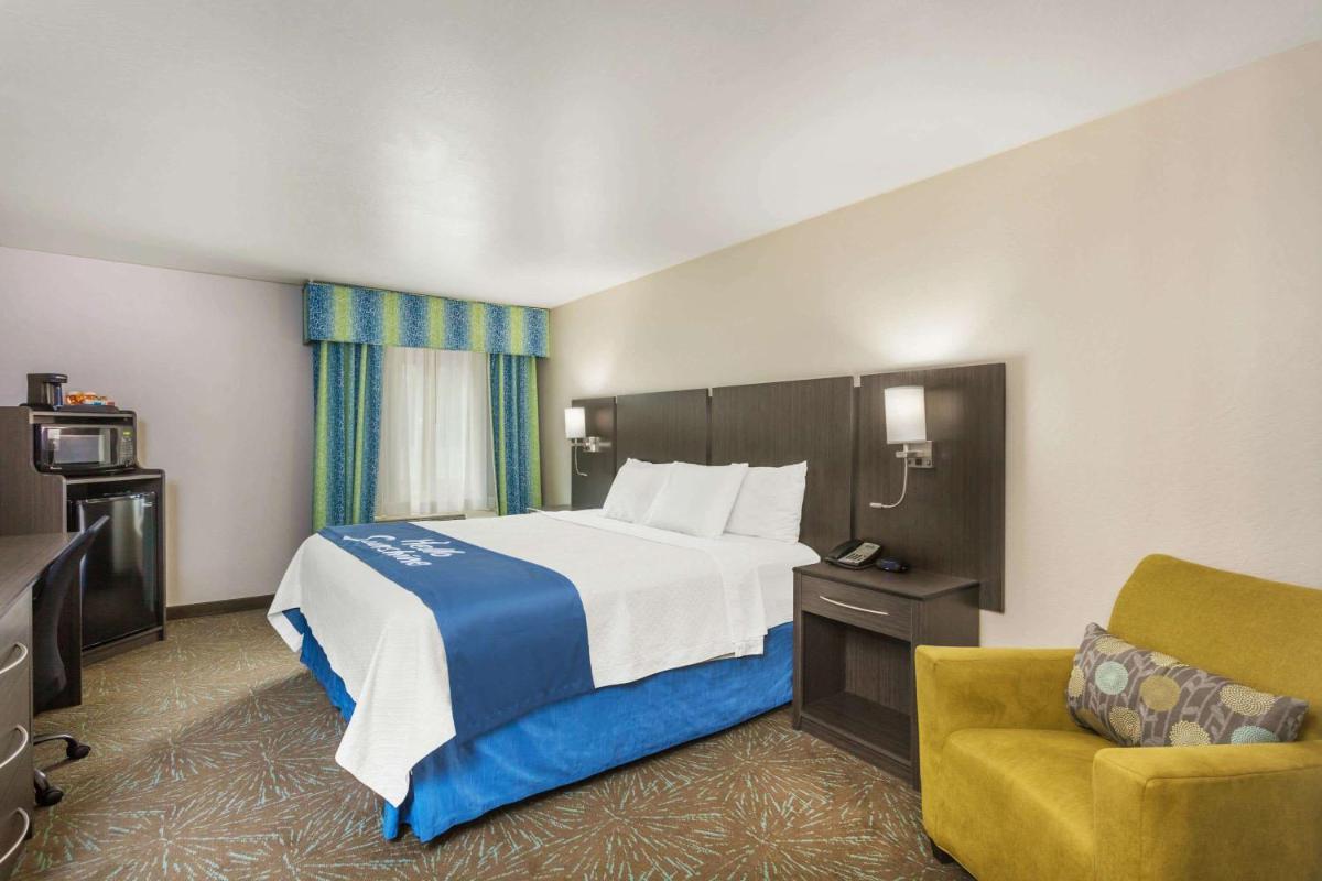 Days Inn & Suites by Wyndham East Flagstaff - image 4