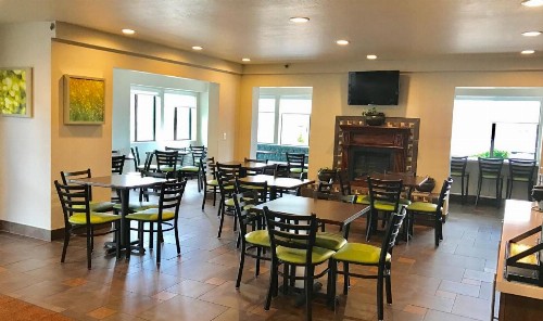 Days Inn & Suites by Wyndham East Flagstaff - image 6