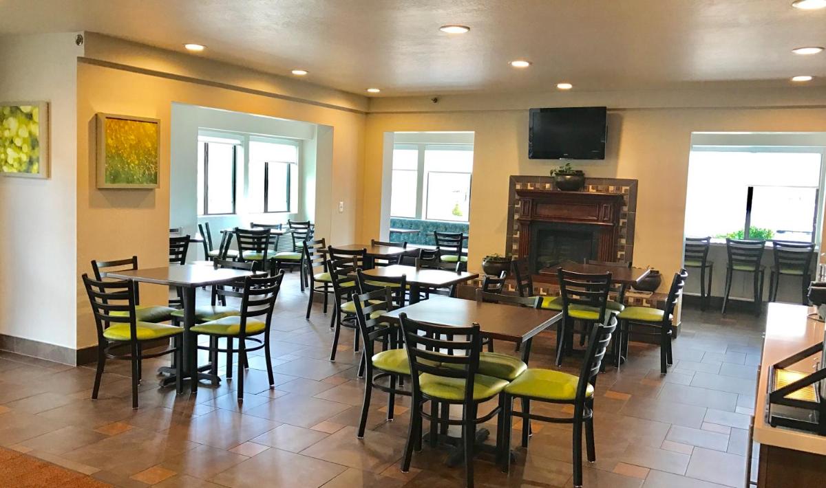 Days Inn & Suites by Wyndham East Flagstaff - image 6