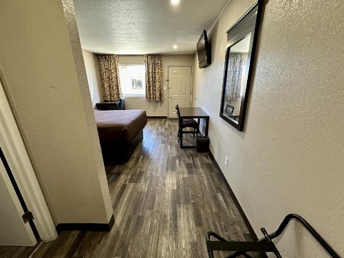 Budget Host Inn NAU / Downtown Flagstaff - image 14