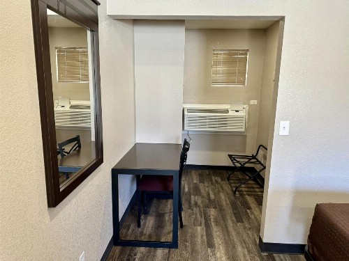 Budget Host Inn NAU / Downtown Flagstaff - image 21