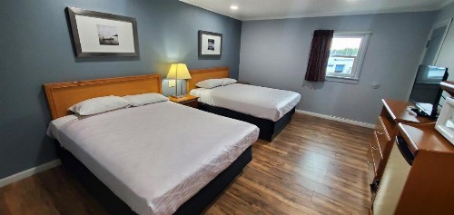 Travelers Inn - image 16