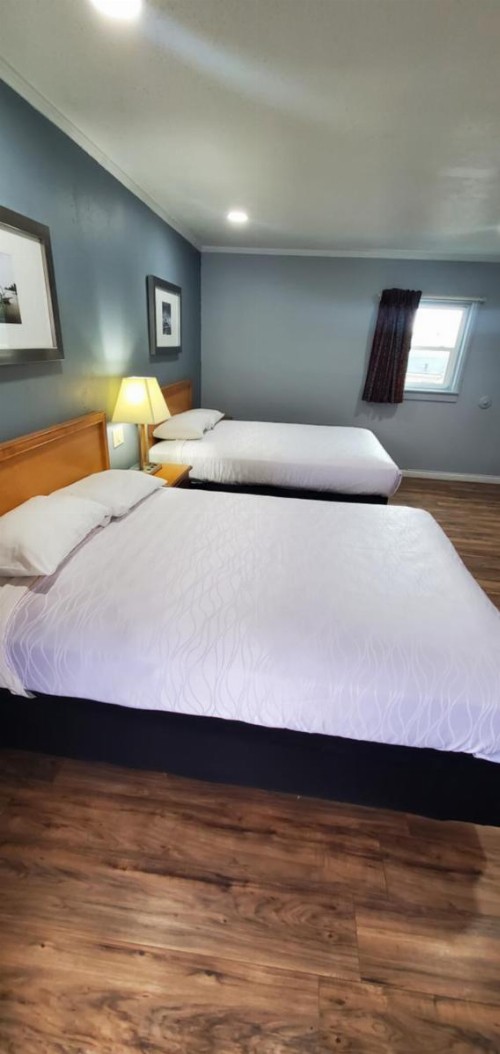 Travelers Inn - image 17