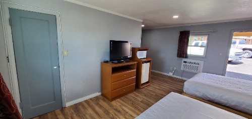 Travelers Inn - image 28