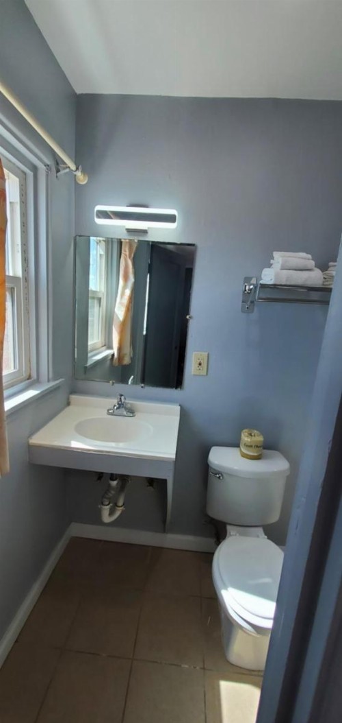 Travelers Inn - image 29