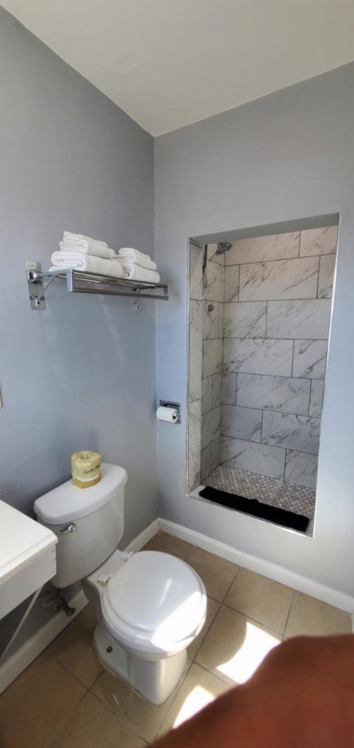 Travelers Inn - image 30