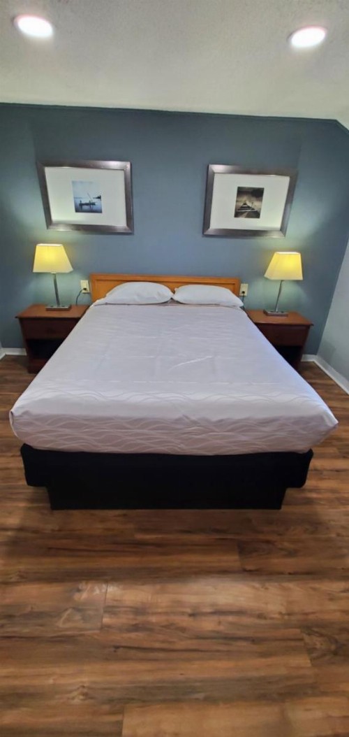 Travelers Inn - image 5