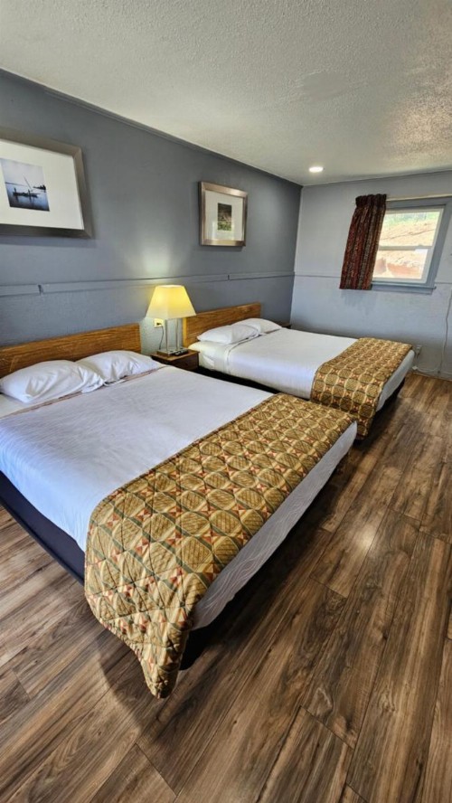 Travelers Inn - image 6