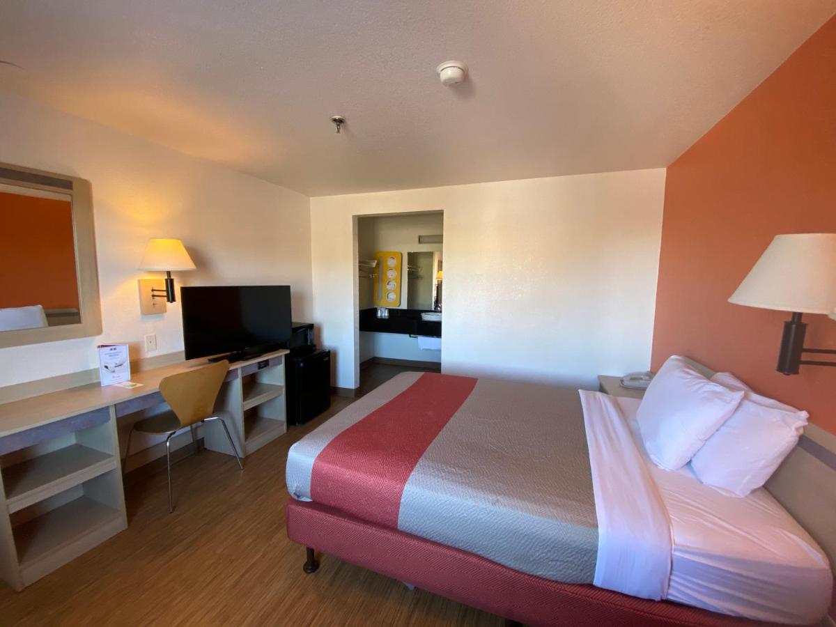 Motel 6-Flagstaff AZ - West - Woodland Village - image 5