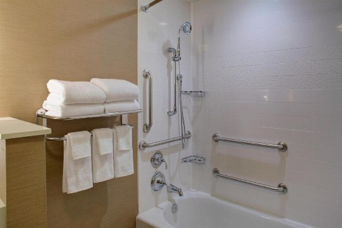 Fairfield Inn & Suites by Marriott Flagstaff East - image 17