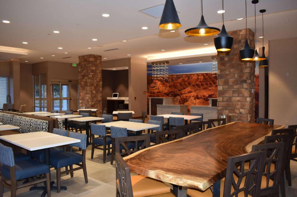 La Quinta by Wyndham Flagstaff East I-40 - main image