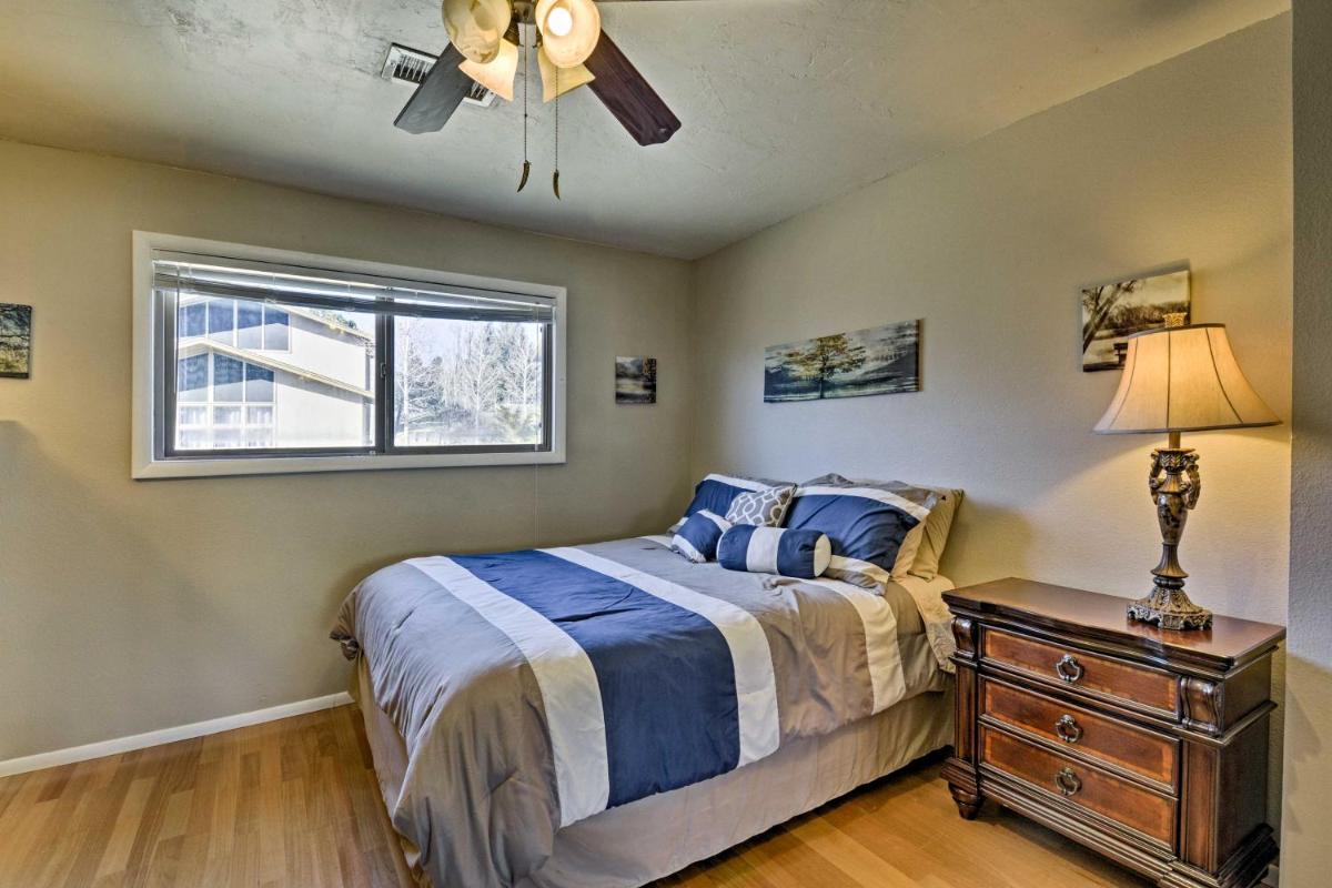 Flagstaff Townhome - Walk to Country Club - Pools! - image 3