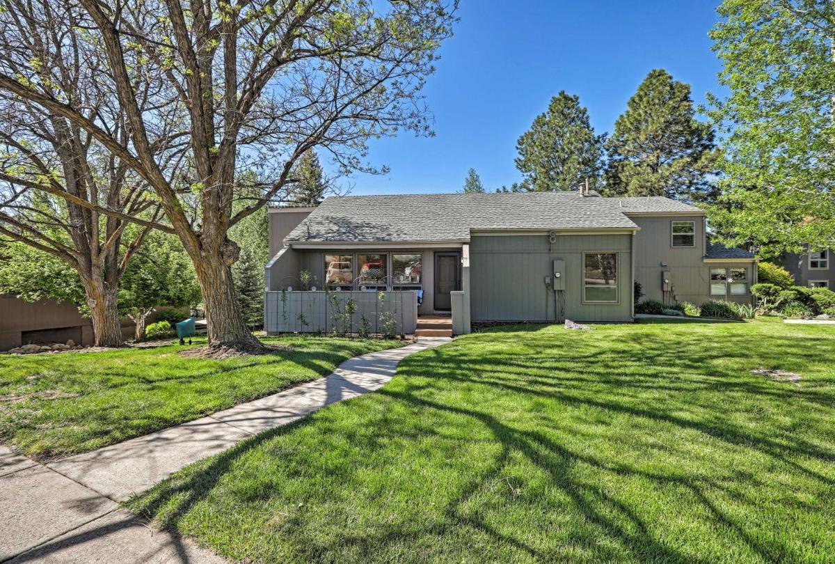 Flagstaff Townhome with Deck Easy Access Downtown! - image 2