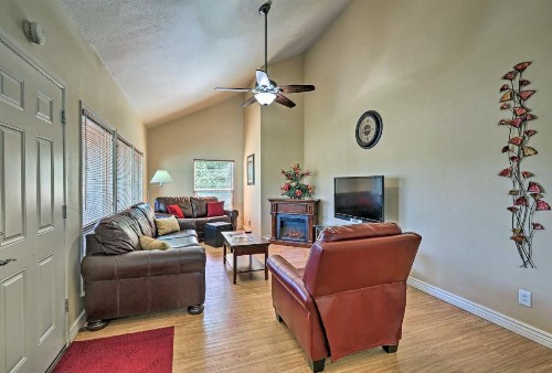 Flagstaff Townhome with Deck Easy Access Downtown! - image 5