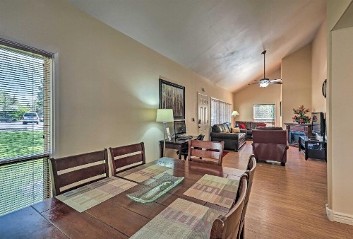 Flagstaff Townhome with Deck Easy Access Downtown! - image 8